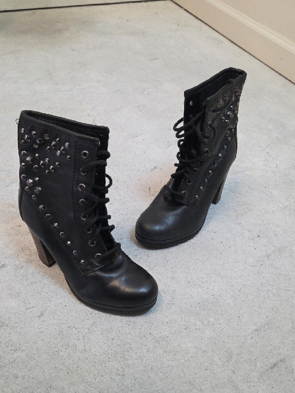 Aldo Black Lace-Up Studded Chunky Heel Ankle Boots Size 7.5